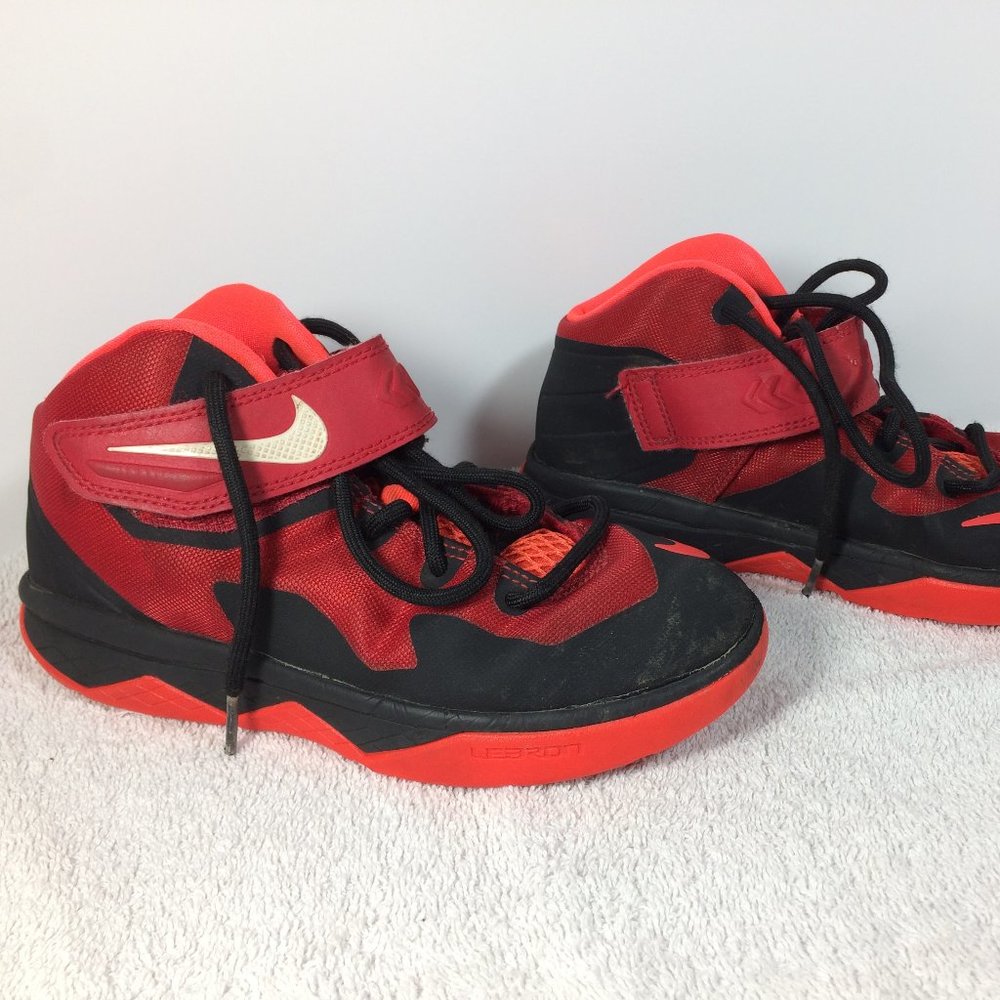 Boys Nike Lebron Basketball shoes